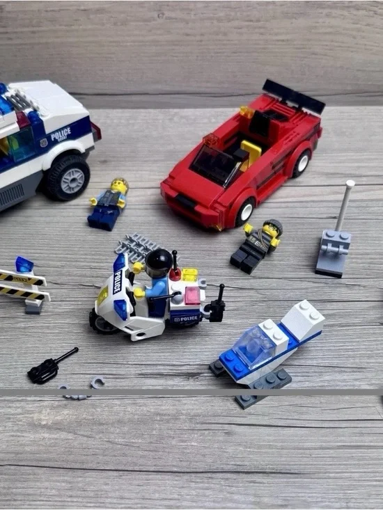 Lego Forest Police Station 4440 High Speed Chase 60138 Fire Car 30221
Minifigure - Picture 3 of 16